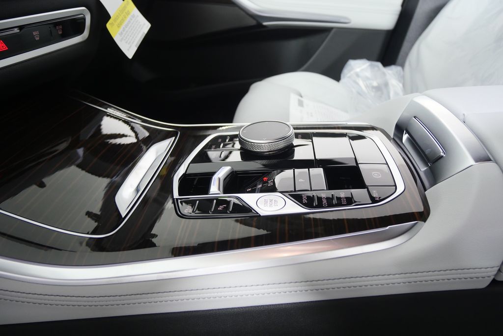 Thumbnail: 2026 BMW X5 - 22