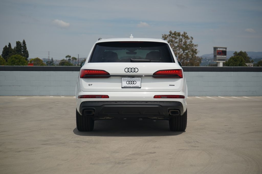Thumbnail: 2026 Audi Q7 - 5