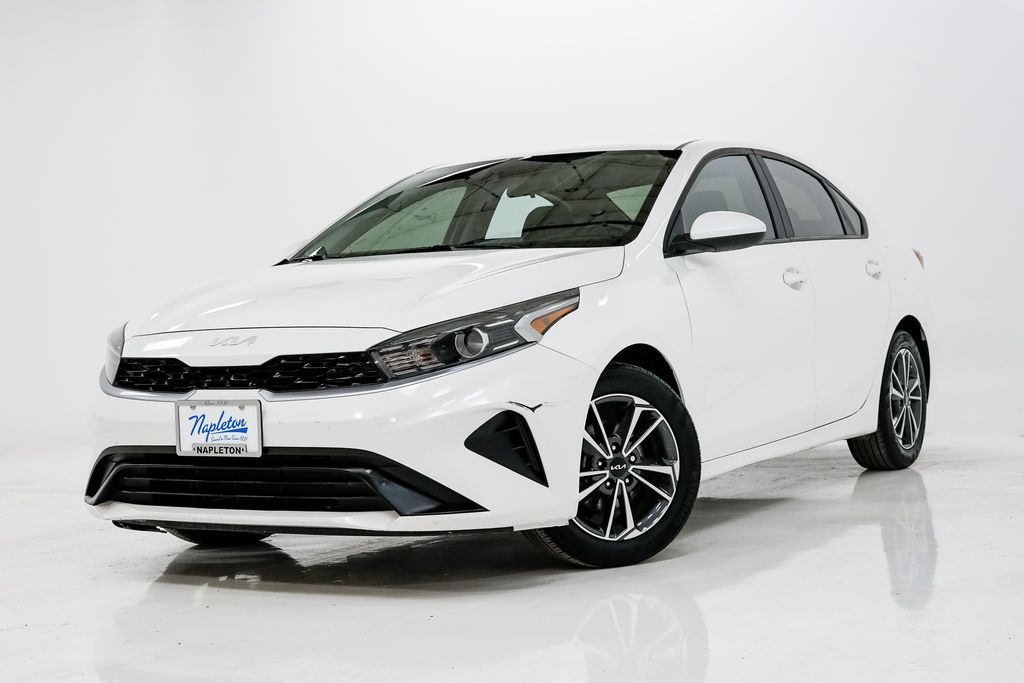 Snow White Pearl 2022 Kia Forte LXS FWD Sedan Front-Wheel Drive Continuously Variable Transmission