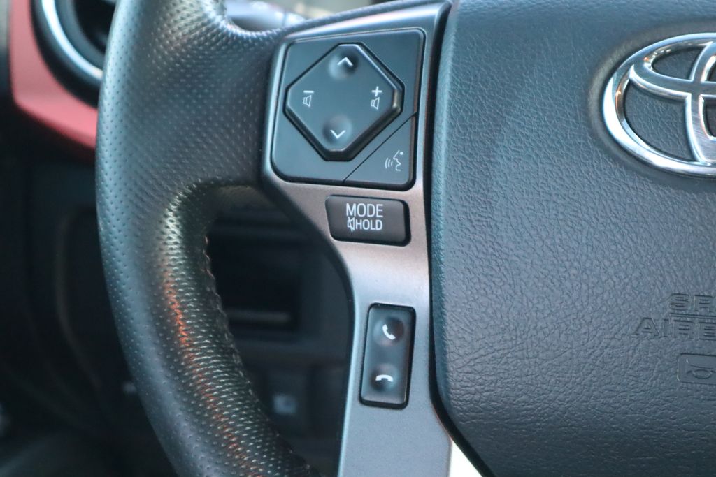 Thumbnail: 2019 Toyota Tacoma - 11