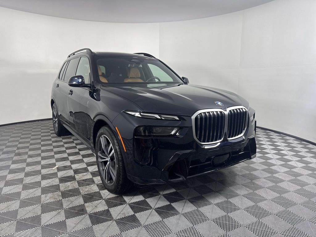 Thumbnail: 2023 BMW X7 - 3
