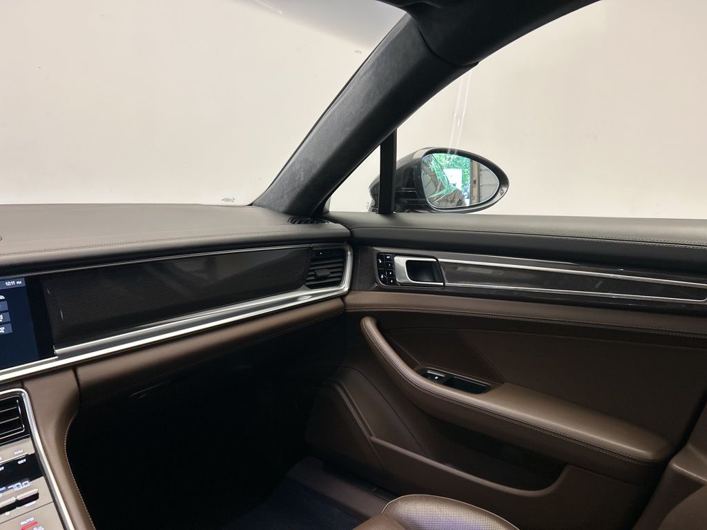 Thumbnail: 2018 Porsche Panamera - 25
