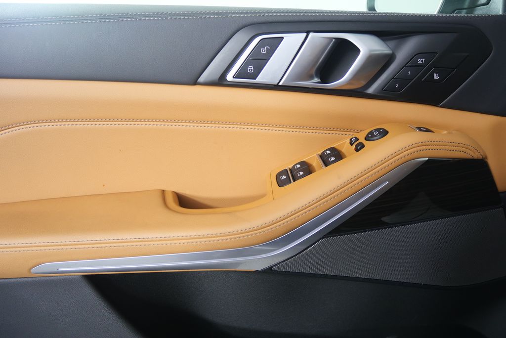 2025 BMW X5 xDrive40i 8