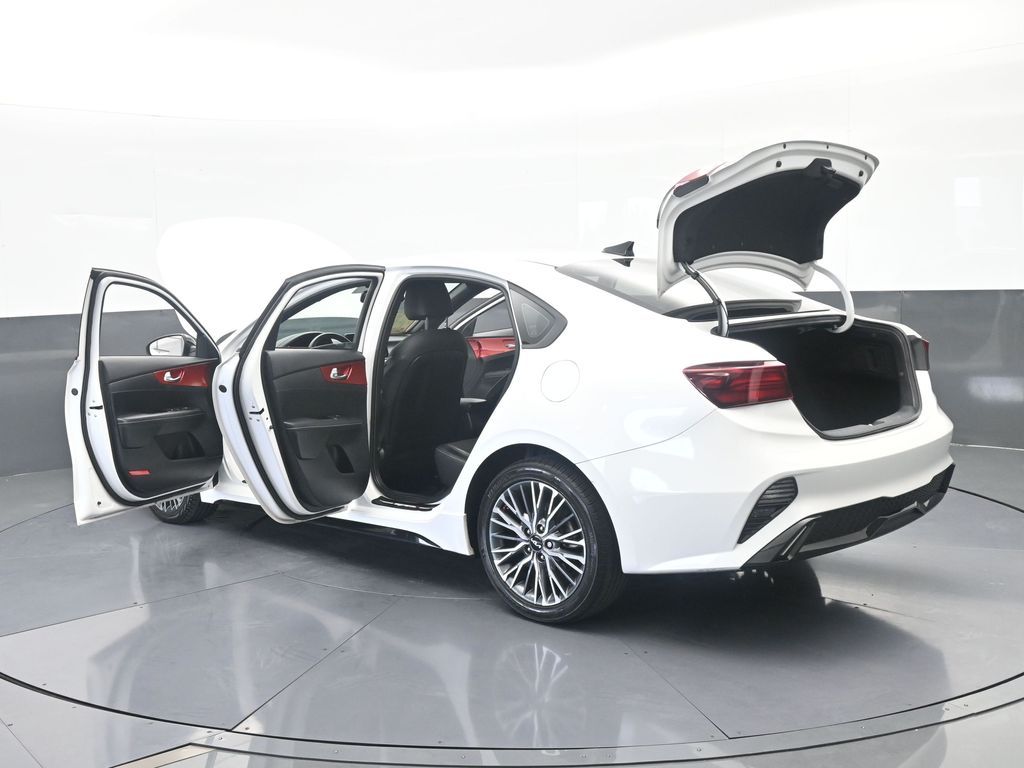 Used 2024 Snow White Pearl Kia GT-Line image 74