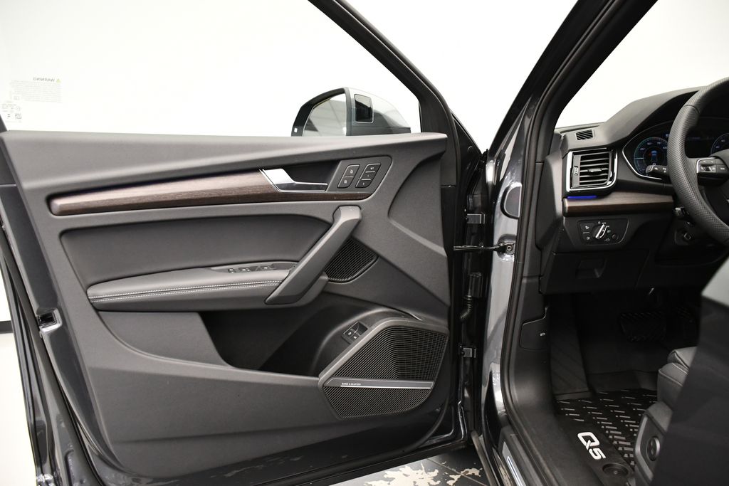 2025 Audi Q5  32