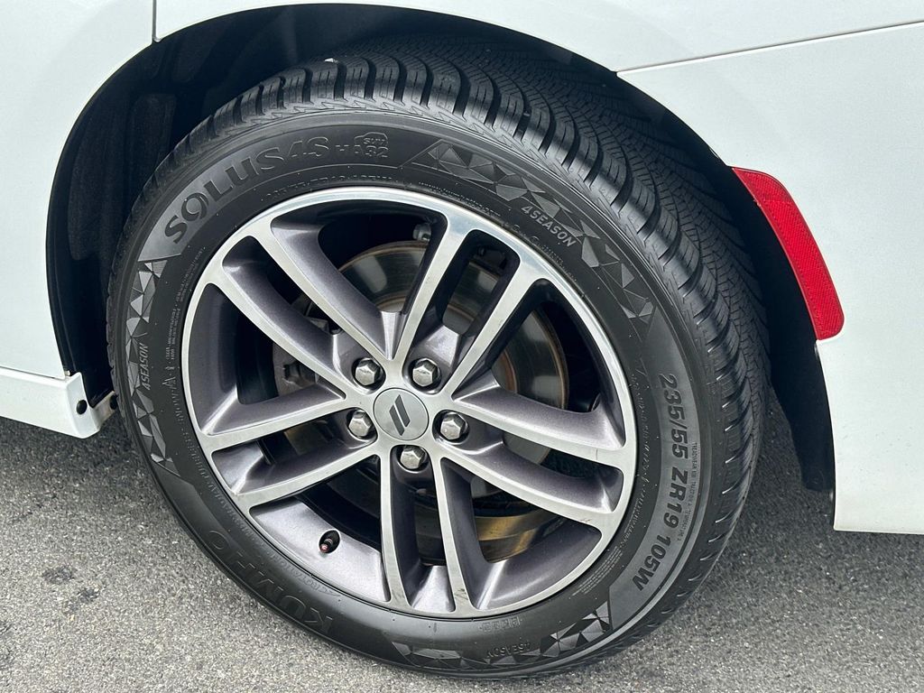 Thumbnail: 2019 Dodge Charger - 7