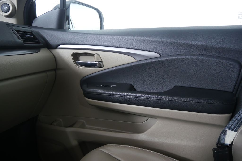 Thumbnail: 2018 Honda Pilot - 30