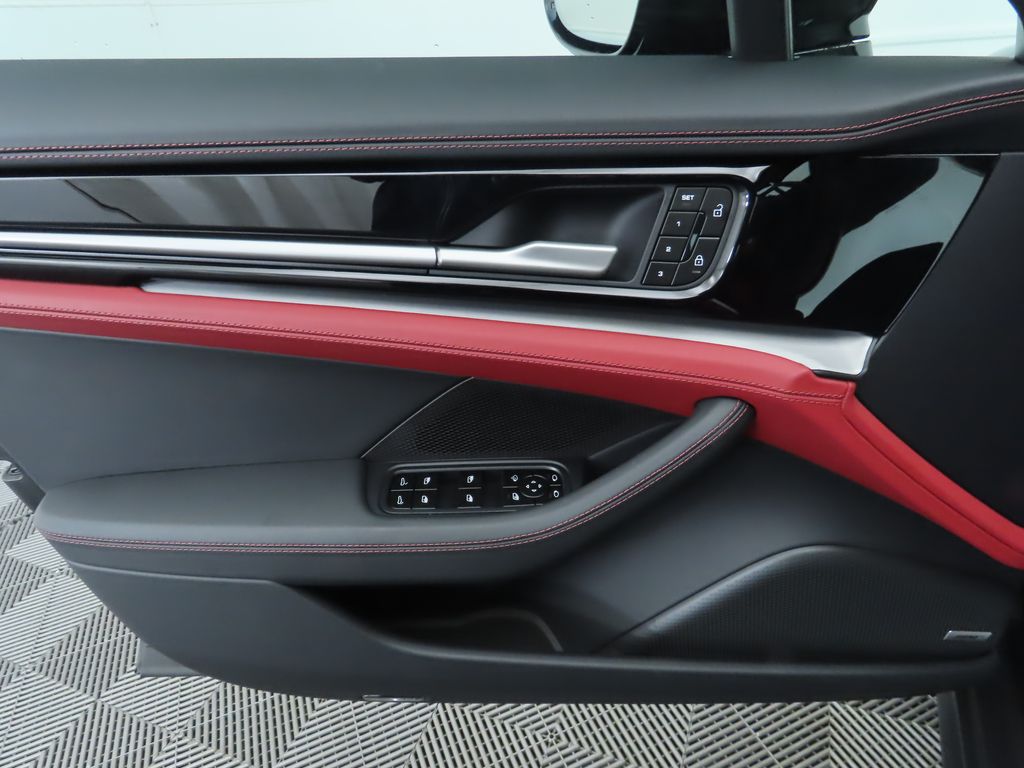 Thumbnail: 2024 Porsche Panamera - 27