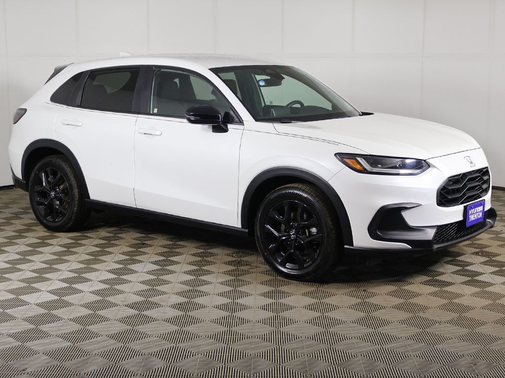 View vehicle photo 2