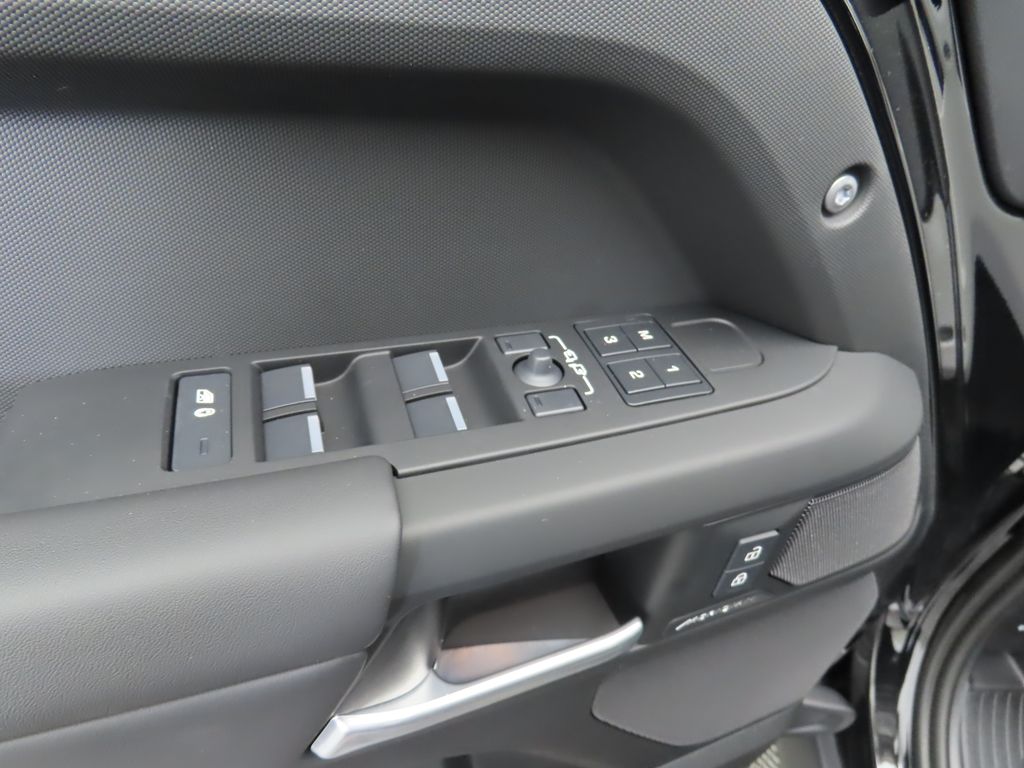 2025 Land Rover Defender 110 23