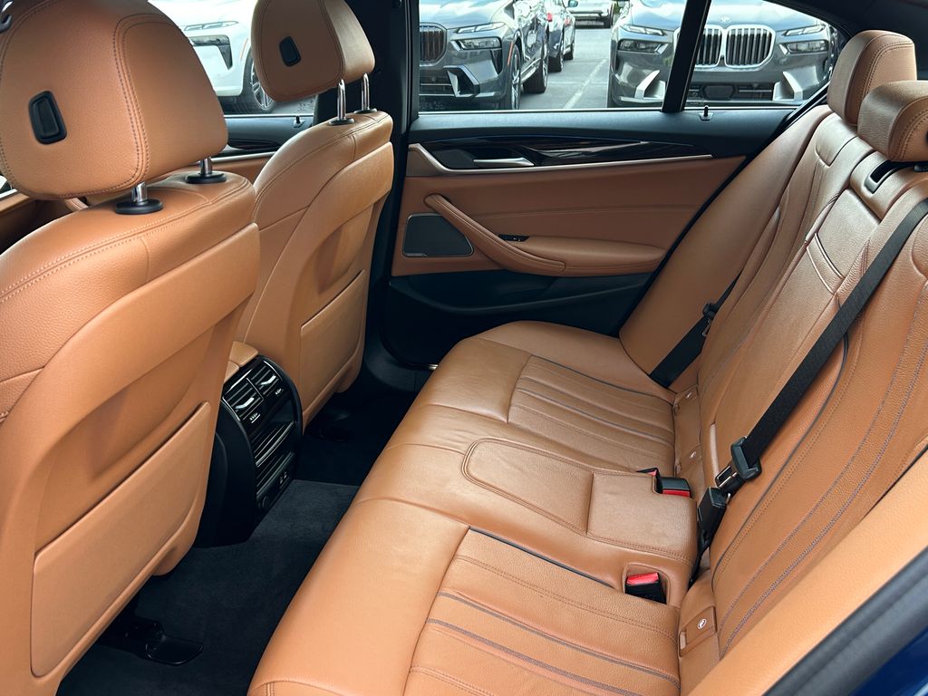 Thumbnail: 2022 BMW 5 Series - 29