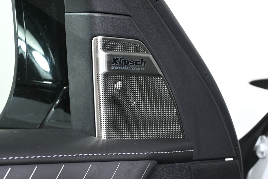 Thumbnail: 2026 INFINITI QX80 - 25