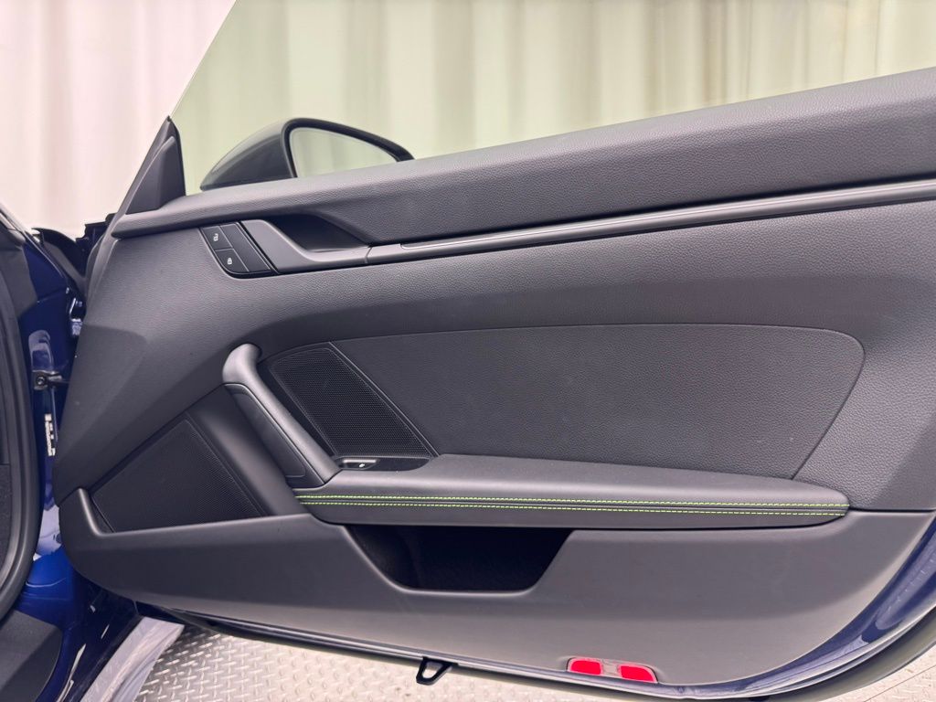 Thumbnail: 2023 Porsche 911 - 16