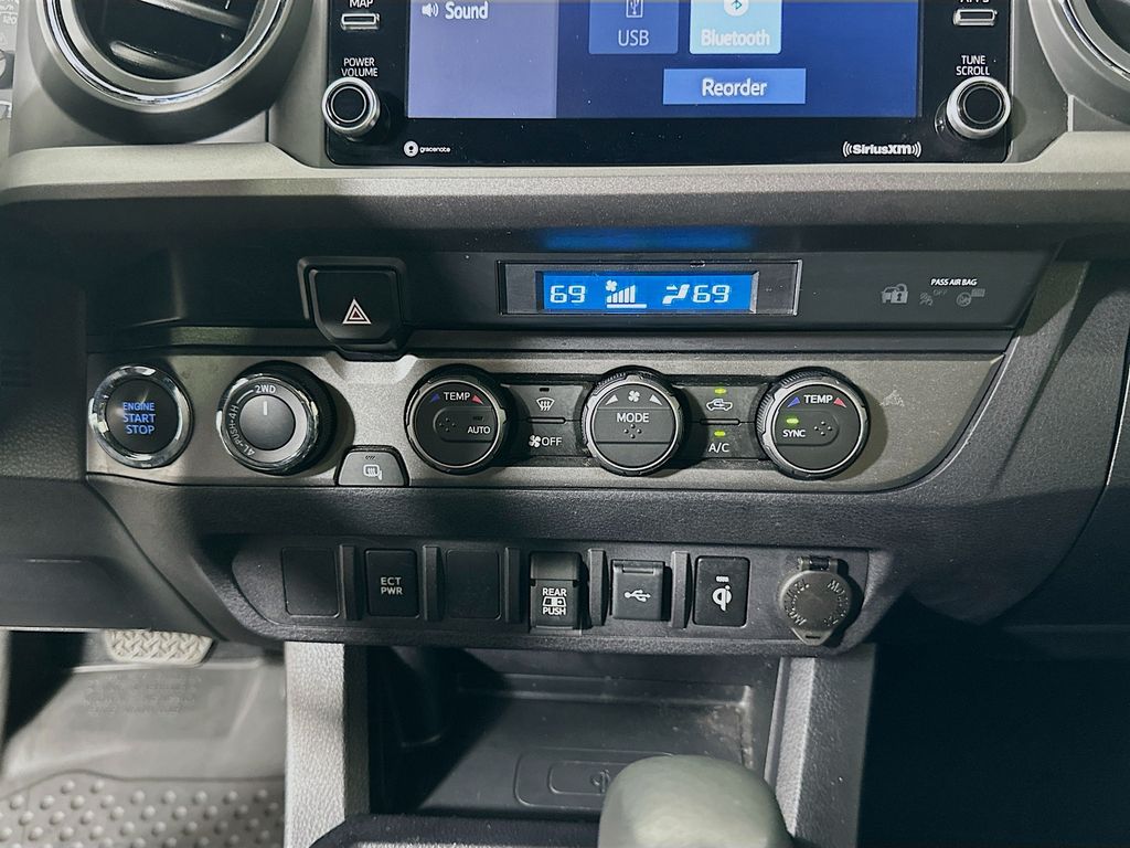 Thumbnail: 2022 Toyota Tacoma - 15