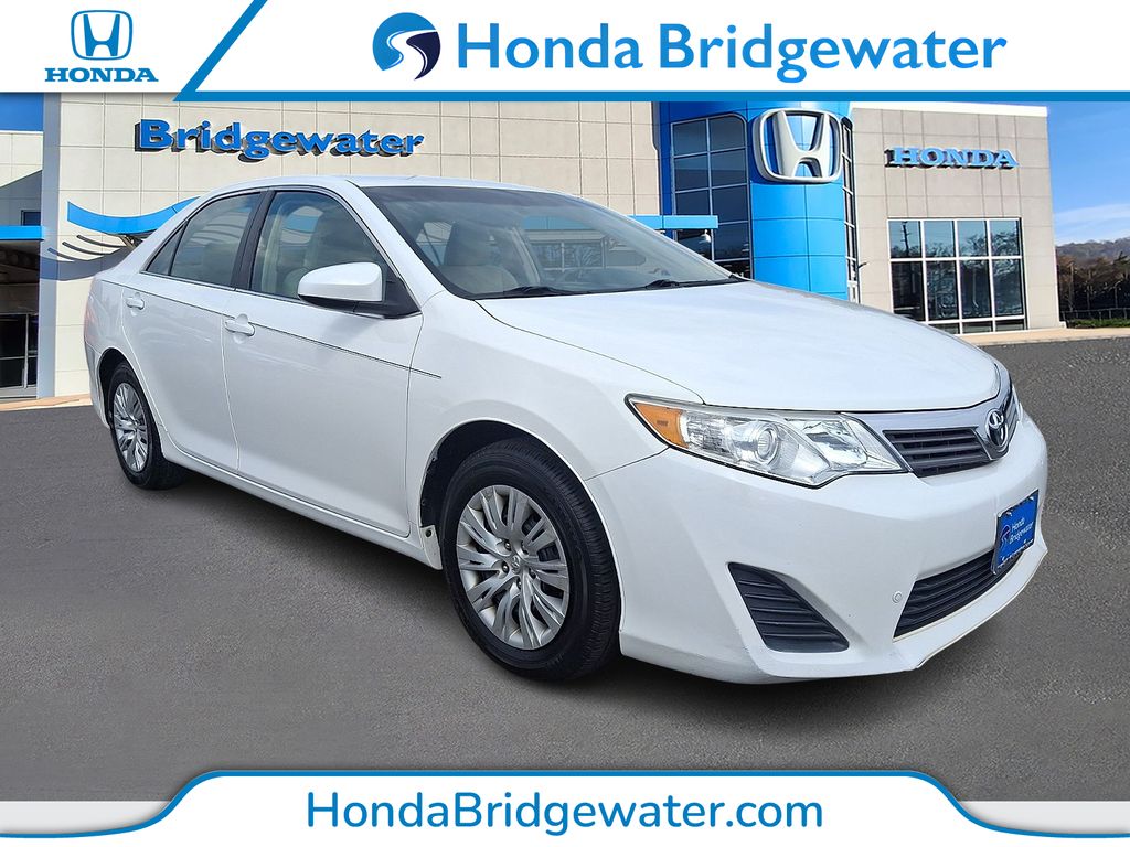 White 2013 Toyota Camry Sedan 6-Speed Automatic
