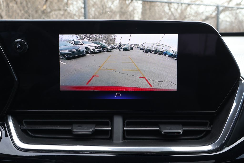 Thumbnail: 2024 Chevrolet Trax - 17