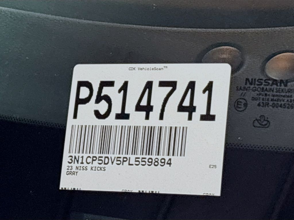 2023 Nissan Kicks SR