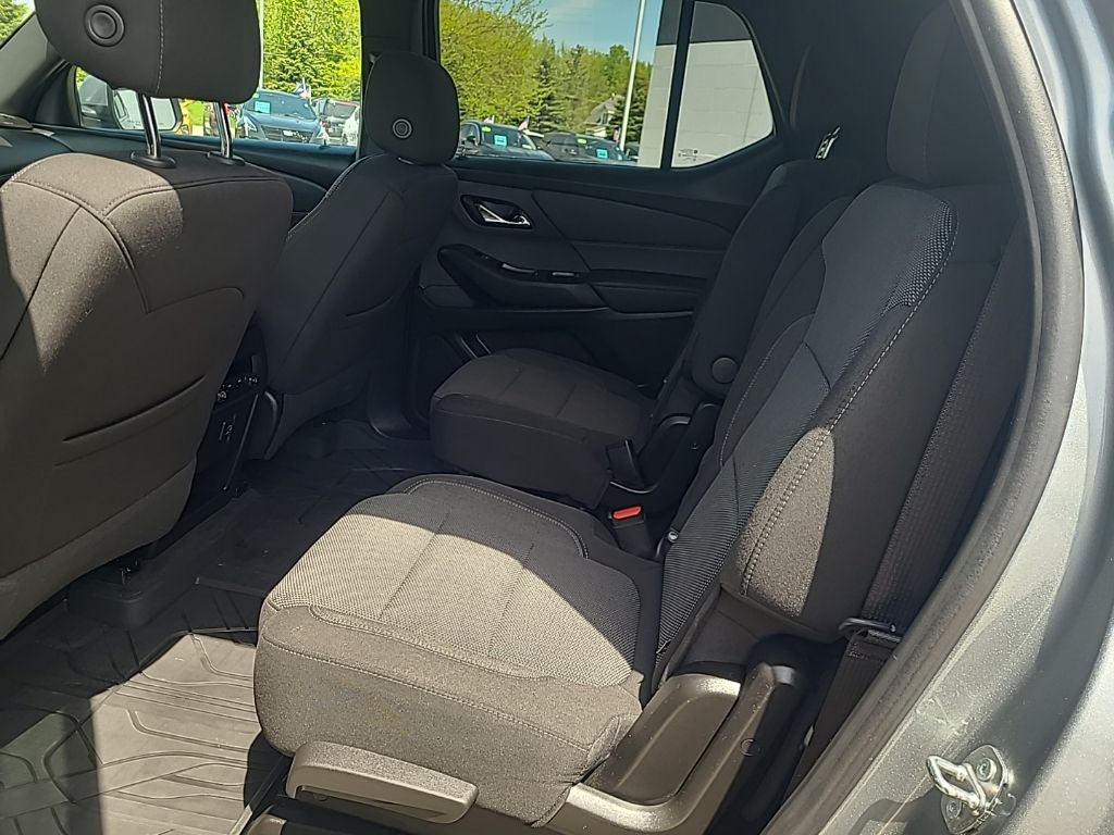 used 2023 Chevrolet Traverse car, priced at $34,956