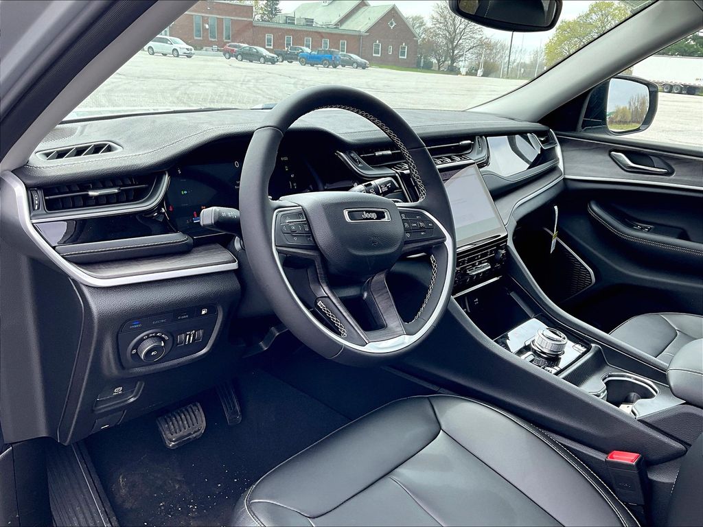 2024 Jeep Grand Cherokee — photo 9