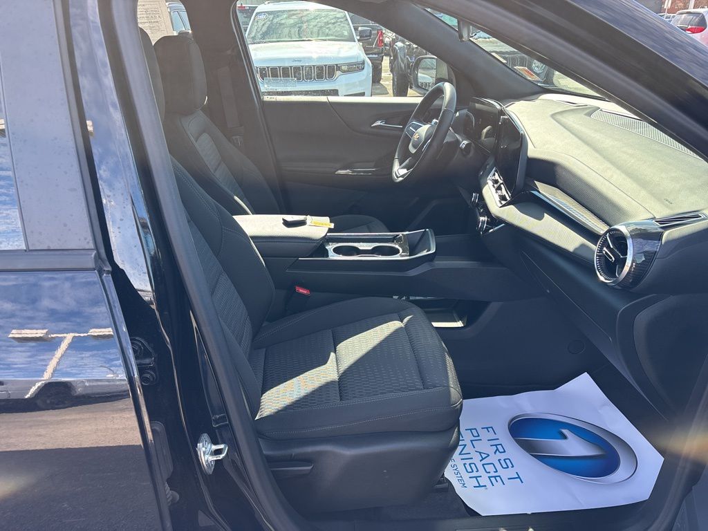 Used 2025 Chevrolet Equinox SUV