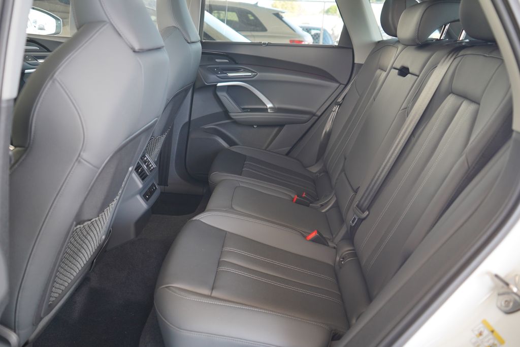 Thumbnail: 2025 Audi Q5 - 7