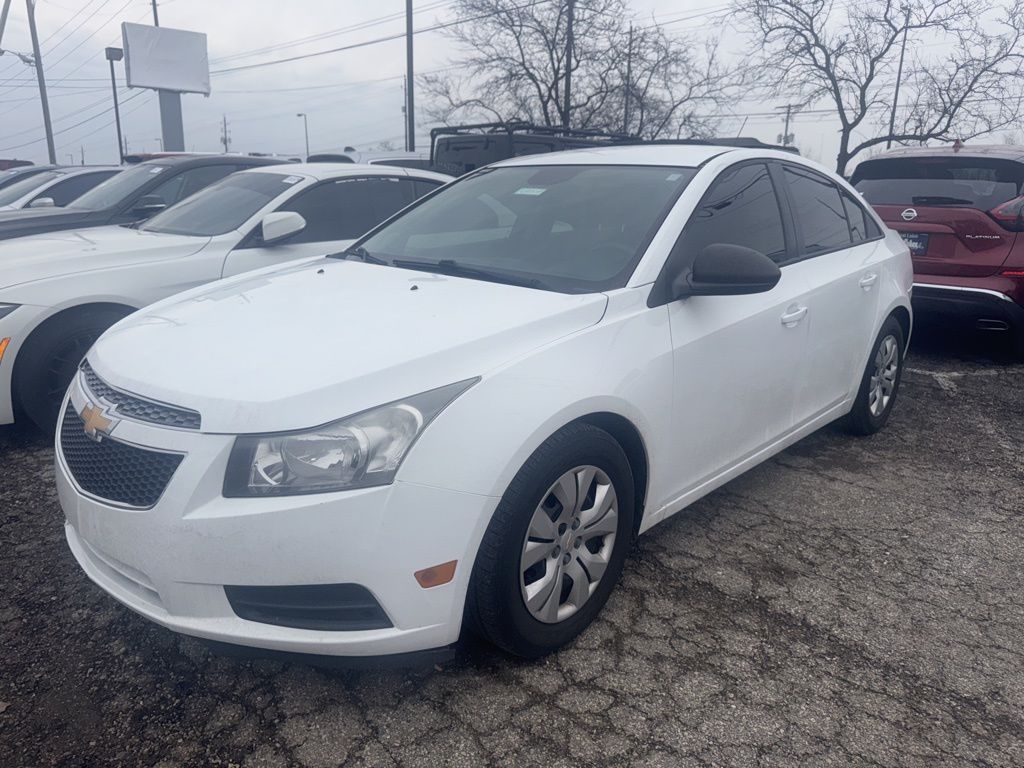 2014 Chevrolet Cruze LS Sedan FWD