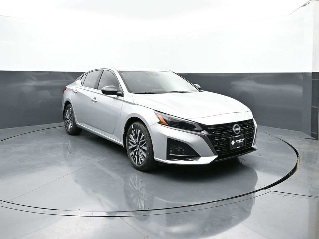 Brilliant Silver Metallic 2026 Nissan Altima 2.5 SV AWD Sedan All-Wheel Drive Continuously Variable Transmission