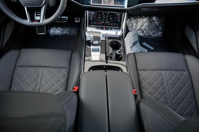 Thumbnail: 2025 Audi S8 - 22