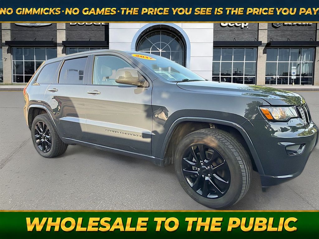 Rhino Clearcoat 2017 Jeep Grand Cherokee SUV / Crossover Four-Wheel Drive 8-Speed Automatic