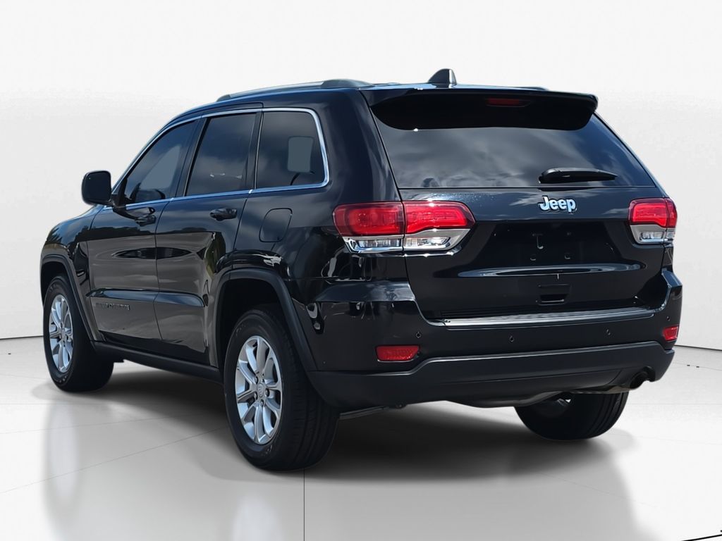 2021 Diamond Black Crystal Pearlcoat Jeep Grand Cherokee Laredo X RWD SUV