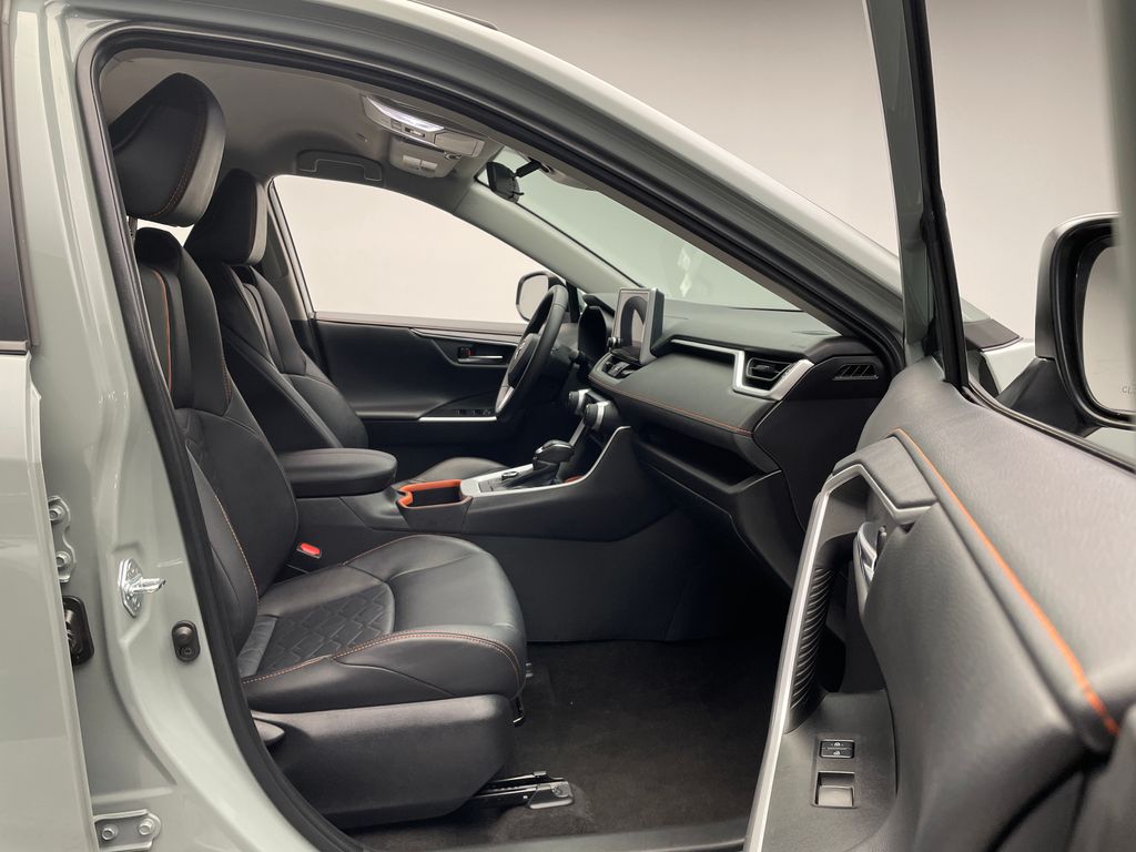 2023 Toyota RAV4 Adventure 17