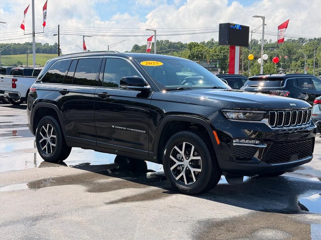 Diamond Black Crystal Pearlcoat 2025 Jeep Grand Cherokee SUV / Crossover Four-Wheel Drive 8-Speed Automatic
