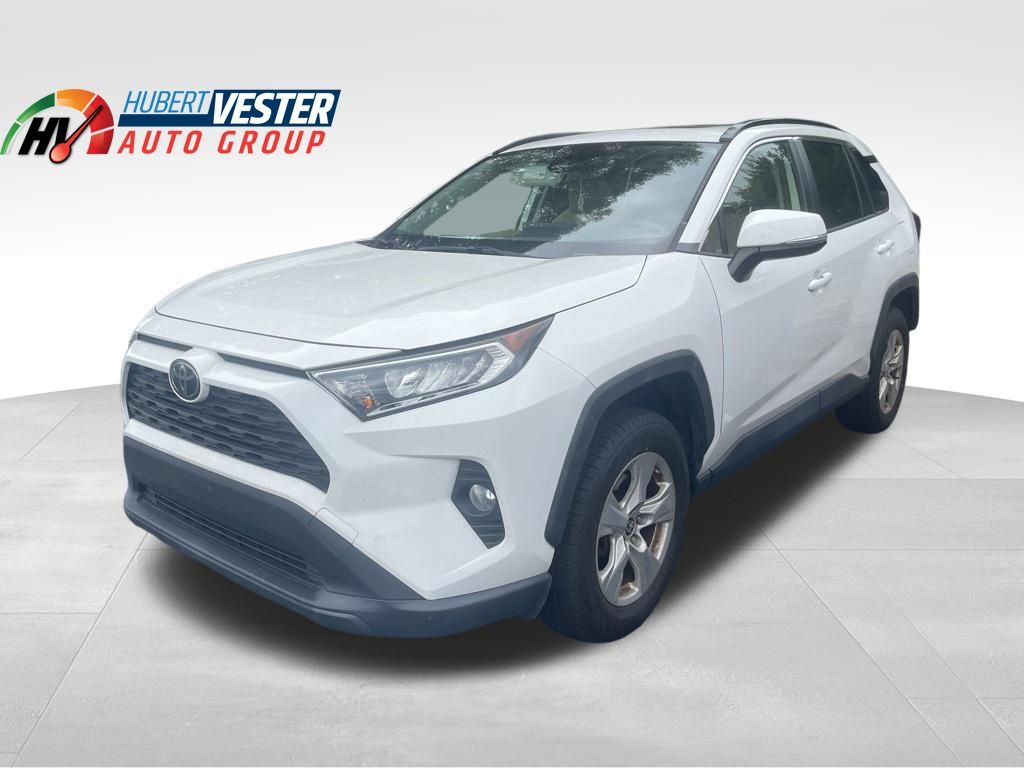 2019 Toyota RAV4 XLE FWD's photo