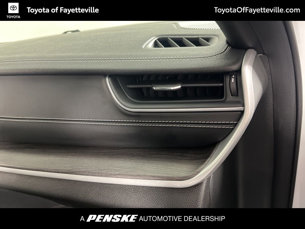 Thumbnail: 2024 Jeep Grand Cherokee L - 23