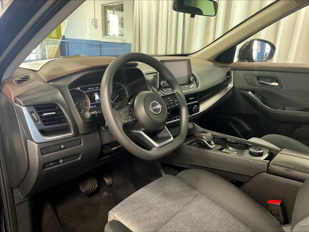 2023 Nissan Rogue — photo 8