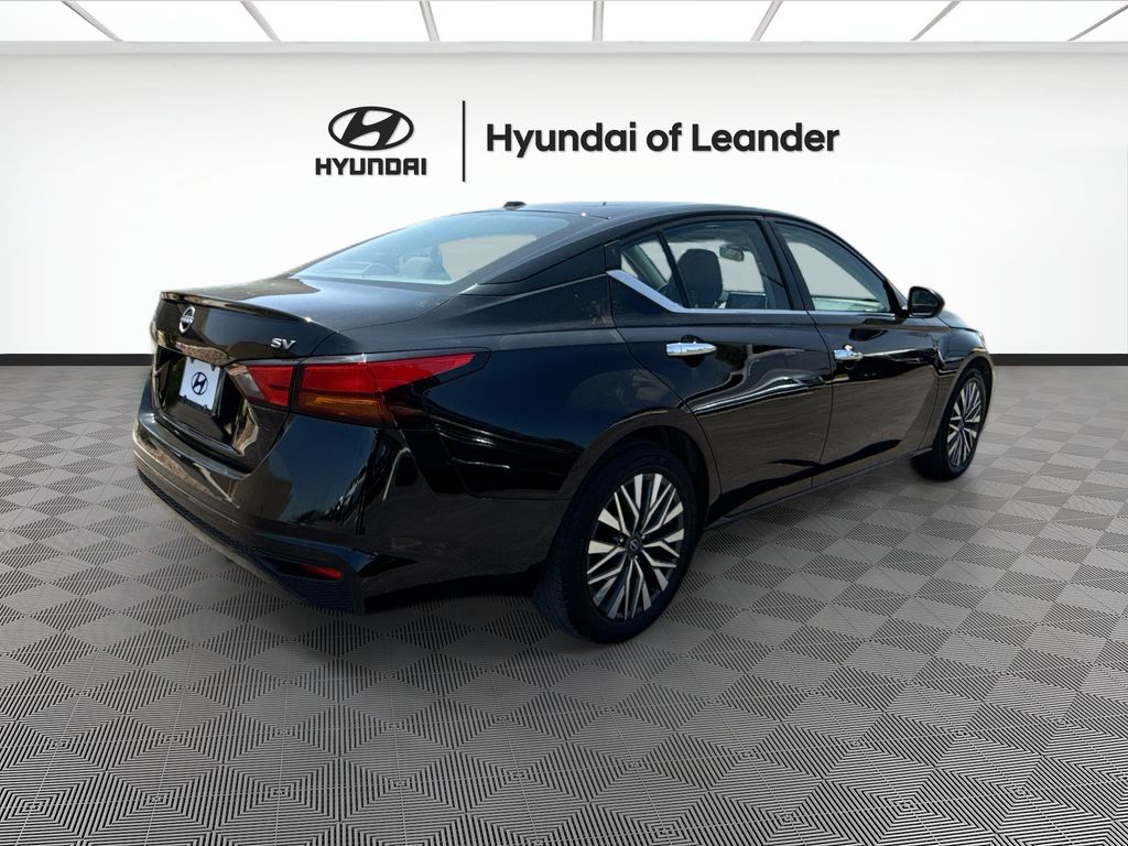 2023 Nissan Altima SV 5