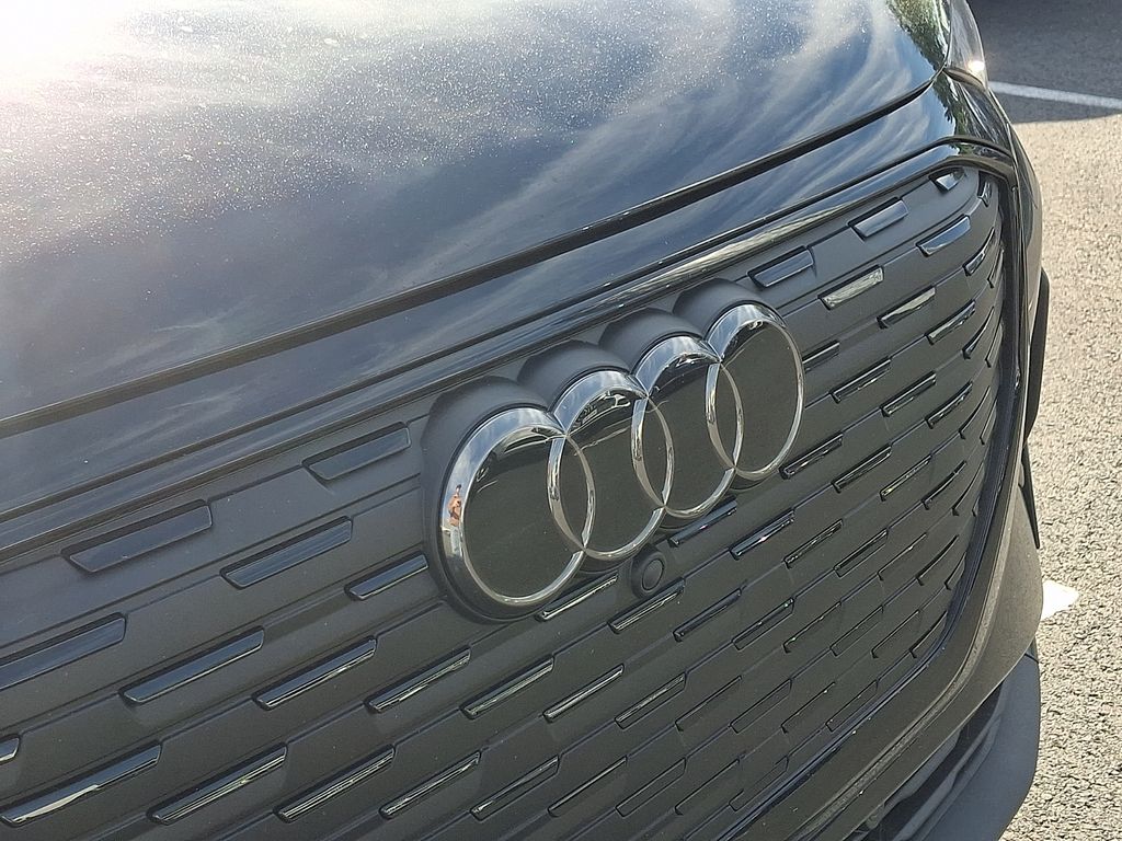 Thumbnail: 2025 Audi Q4 e-tron - 4
