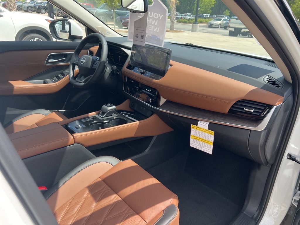 2025 Everest White Pearl Nissan Rogue Platinum FWD SUV