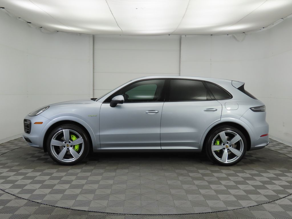 2023 Porsche Cayenne E-Hybrid 2