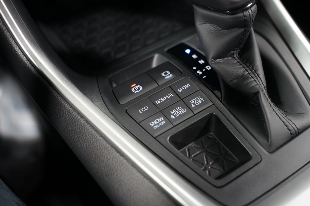 2025 Toyota RAV4 XLE Premium 22