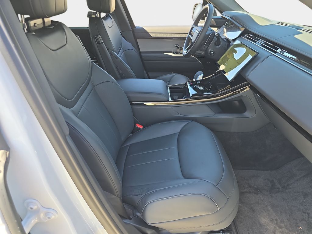 New 2026 White Land Rover Dynamic SE image 10