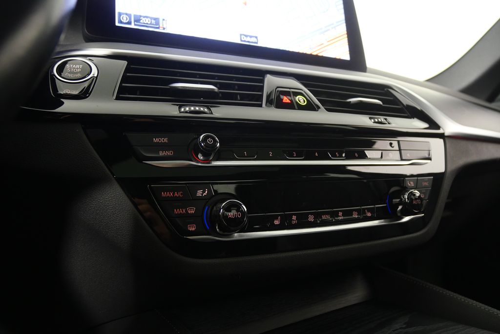 Thumbnail: 2023 BMW 5 Series - 27