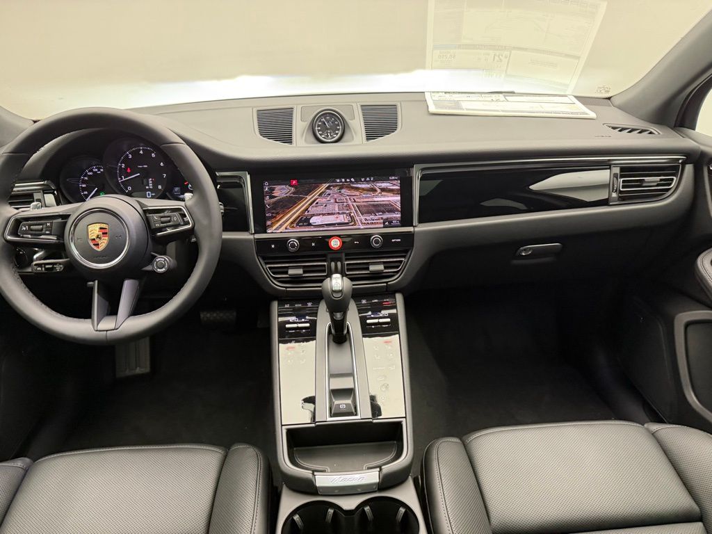 Thumbnail: 2026 Porsche Macan - 20