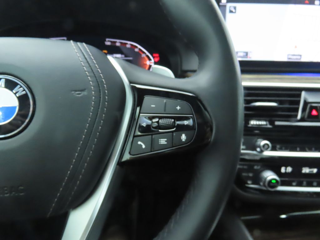 Thumbnail: 2023 BMW 5 Series - 12