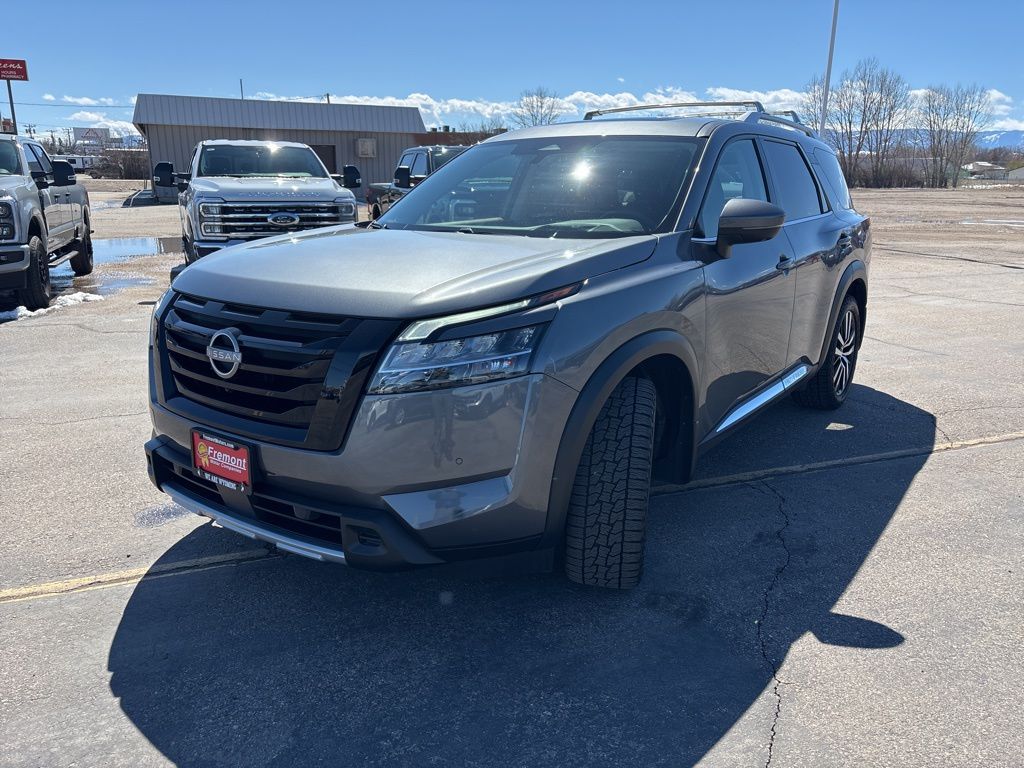 View vehicle photo 7