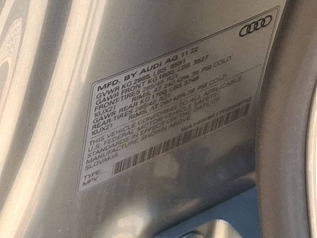 Thumbnail: 2023 Audi SQ8 - 28