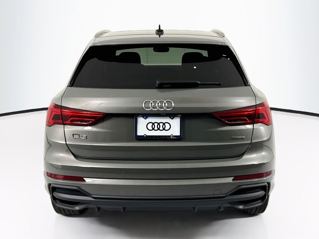 Thumbnail: 2023 Audi Q3 - 6