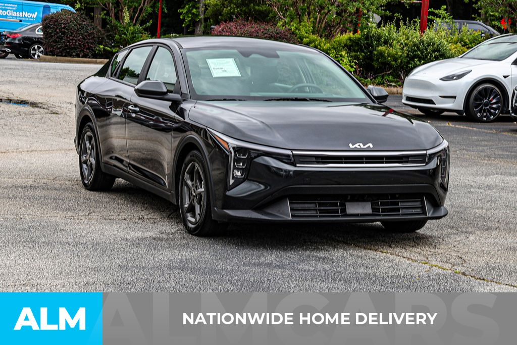 Used 2025 Gray Kia LXS image 5
