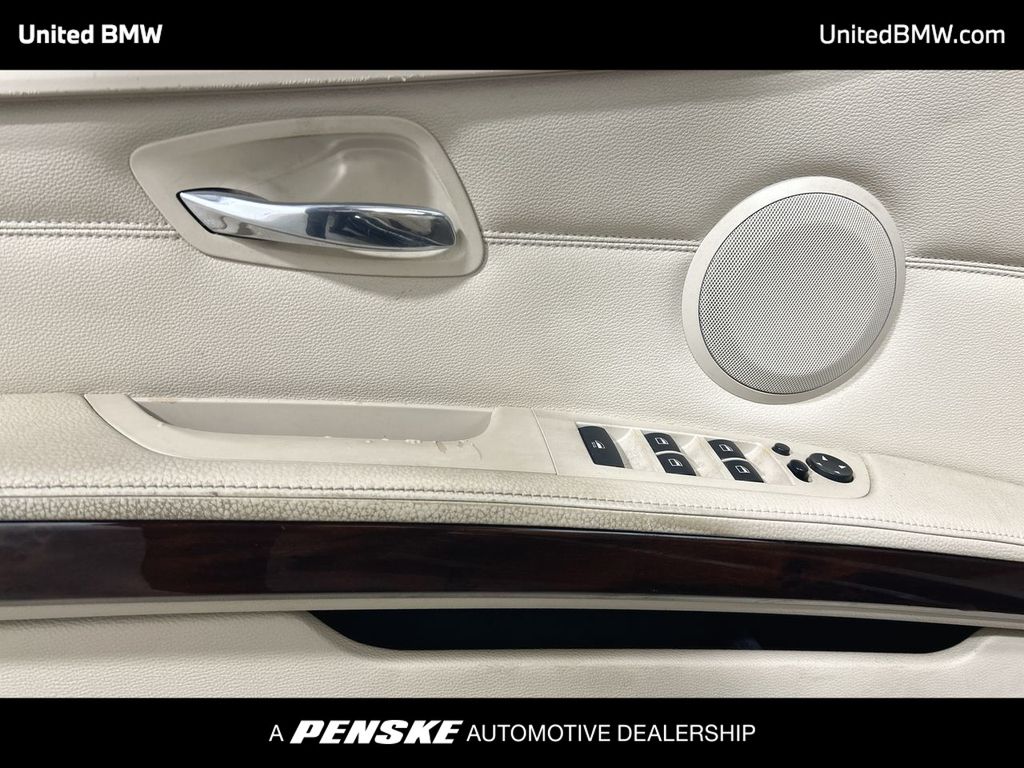 Thumbnail: 2011 BMW 3 Series - 11