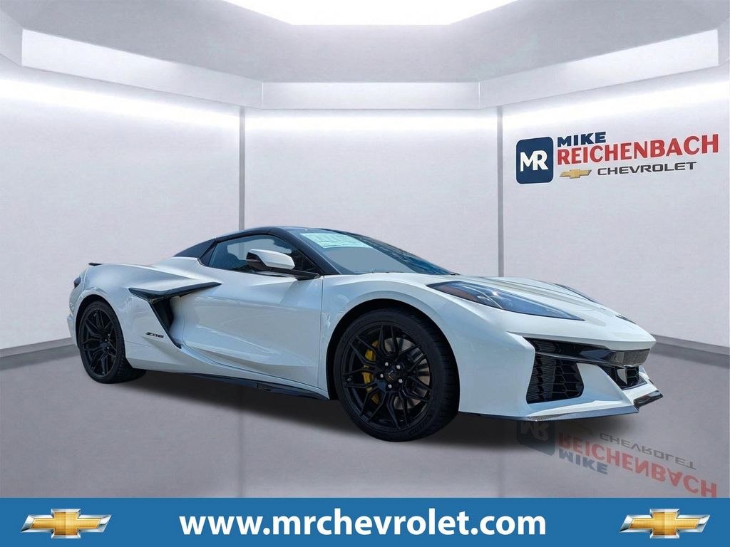 Arctic White 2027 Chevrolet Corvette Convertible Rear-Wheel Drive 8-Speed Dual Clutch